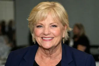 lauren tewes net worth