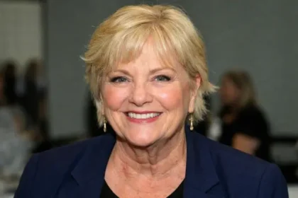 lauren tewes net worth